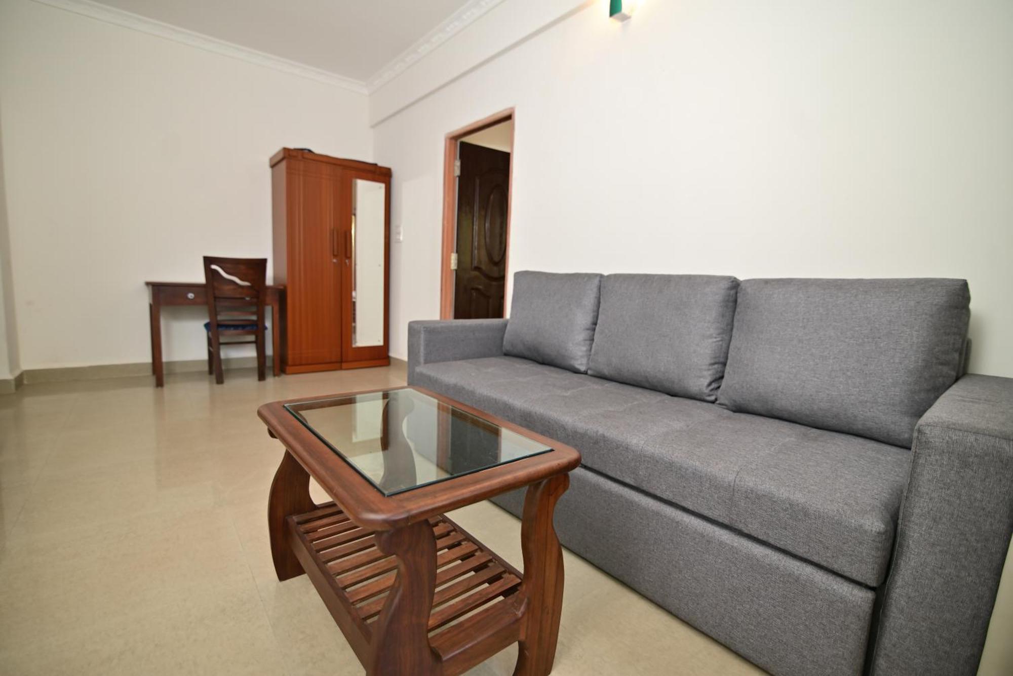 Q Lite Calangute Hotel Exterior photo
