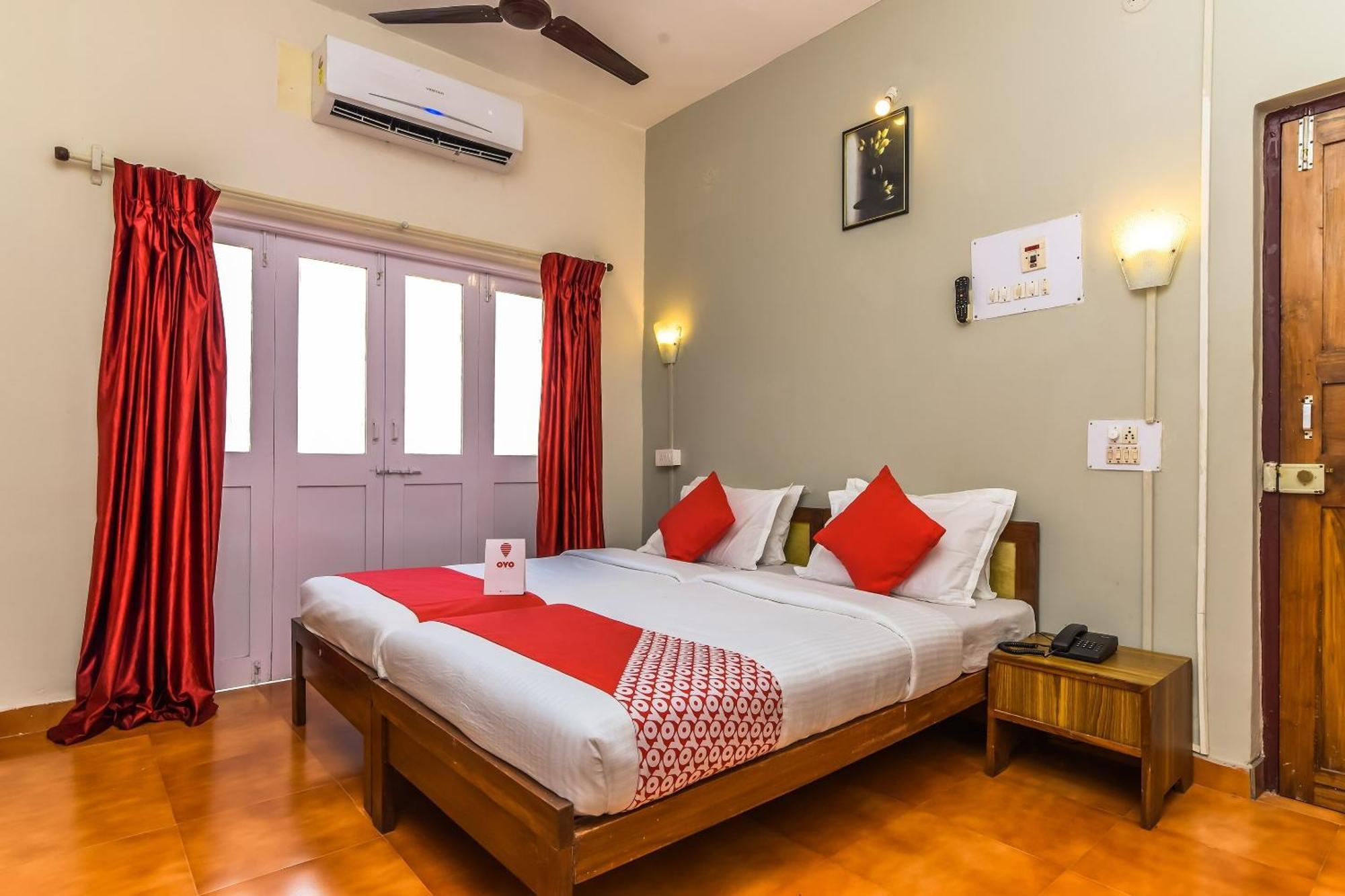 Q Lite Calangute Hotel Exterior photo